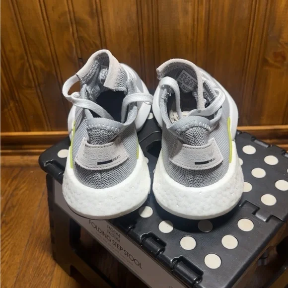 Em’s sneaker closet Adidas.. Gray and White Sneakers with Neon Accents BRAND NEW - Picture 3 of 3